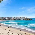 Modern & Quiet 1Br Apartment With Private Garden In Bondi Close To The Beach