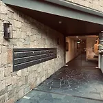 Modern & Quiet 1Br Apartment With Private Garden In Bondi Close To The Beach